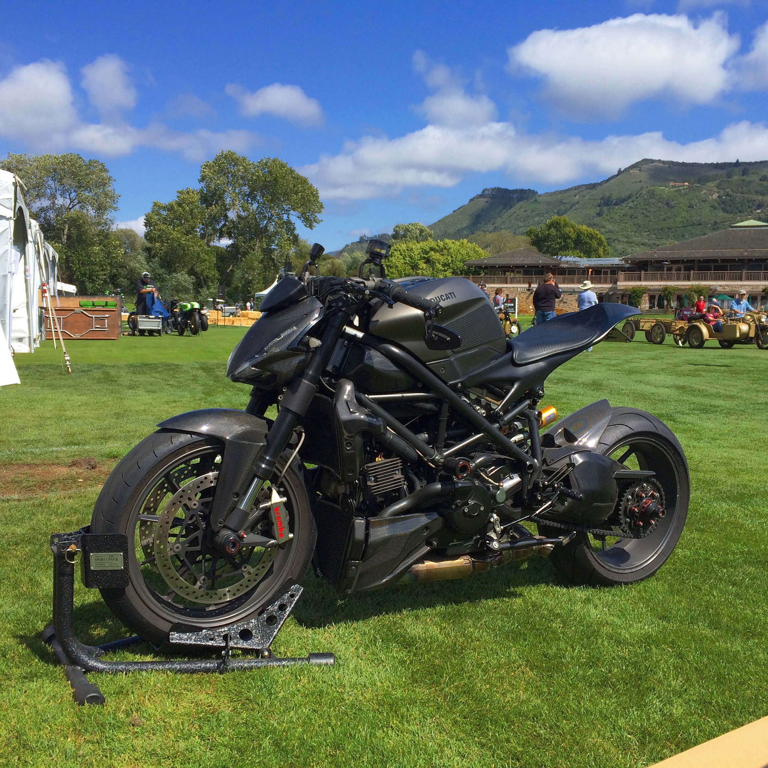 2010 Ducati Streetfighter photo 128